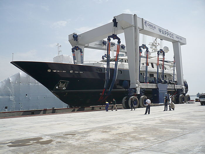 <h5>Cimolai Technology - Gantry cranes on rails installed on a floating dock </h5>